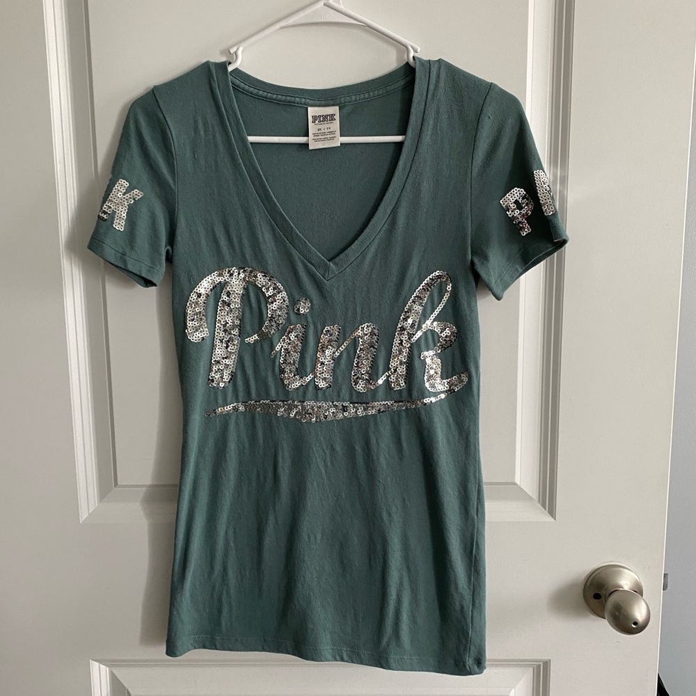 Super cute VS PINK tee!